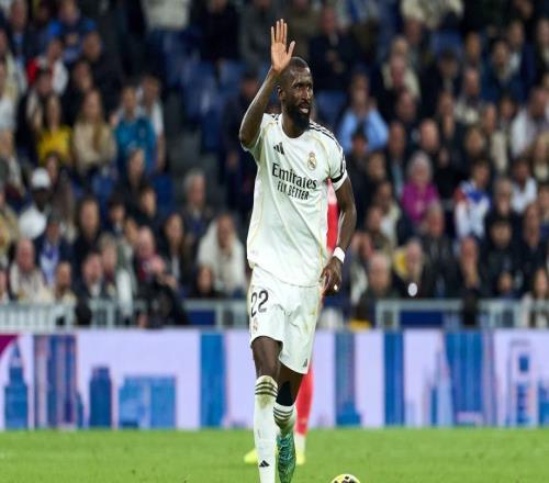 記者：呂迪格收到一份不錯的離隊報價，目前他正在認真考慮中