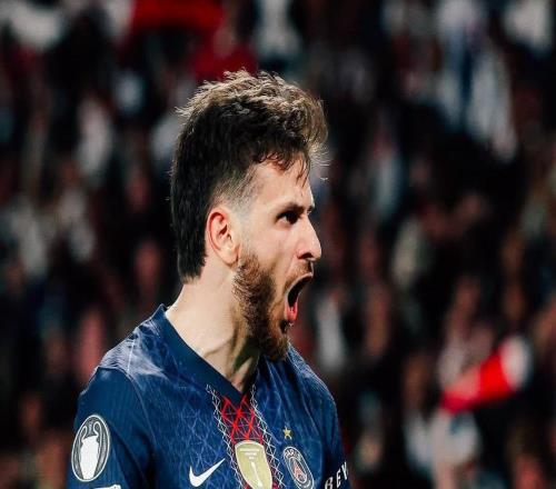 克瓦拉茨赫利亞社媒慶祝勝利：紅與藍(lán)，沖呀！