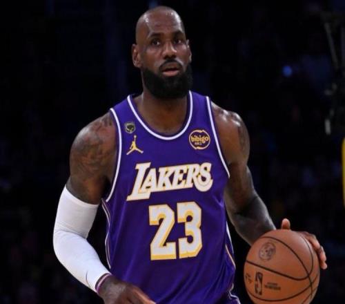 湖人32火箭！老詹賽后把話挑明，里夫斯承認一事實，兩人成關鍵