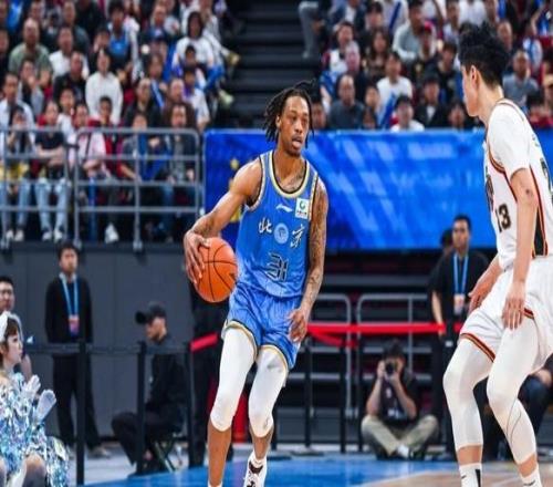 北京首鋼21分大勝！趙睿正式復出，威廉姆斯表現(xiàn)出色，沖擊總冠軍
