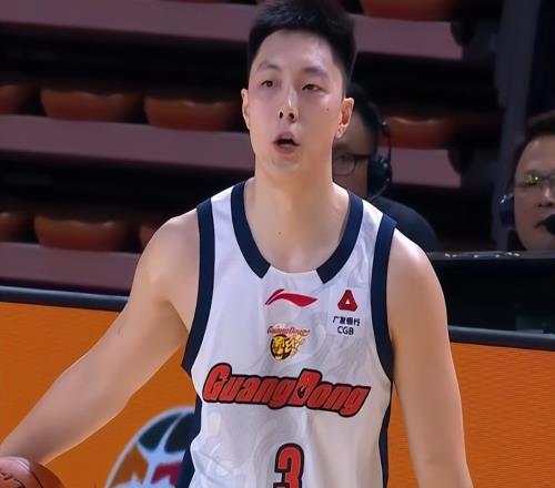8564，廣東擊敗廣州，賽后還有4個好消息，杜鋒令人捉摸不透