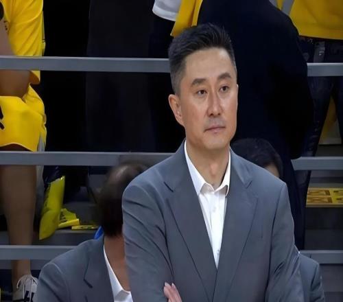 罵懵焦泊喬，杜峰打壓式執(zhí)教反噬球隊，球迷高呼：該下課了