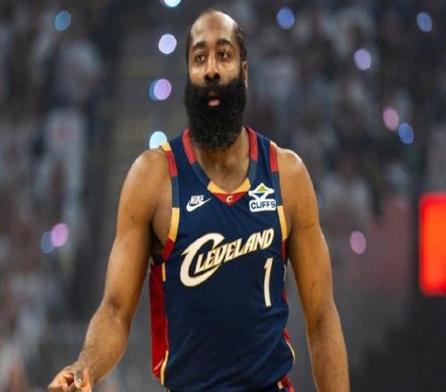 騎士險勝活塞追到12：哈登19+7關(guān)鍵7分米切爾35+10坎寧安三雙