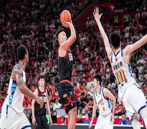 CBA名氣最大的球星，半決賽成鐵匠！三分26中5，他讓所有人都失望