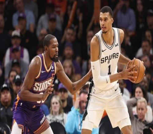 滿屏都是外星人二十年后NBA首發(fā)1后衛(wèi)+4文班籃球真要這么玩