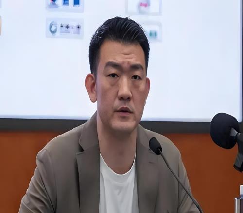 廣廈03上海！更衣室內(nèi)訌，三大膿包拖垮全隊(duì)，球隊(duì)重組迫在眉睫
