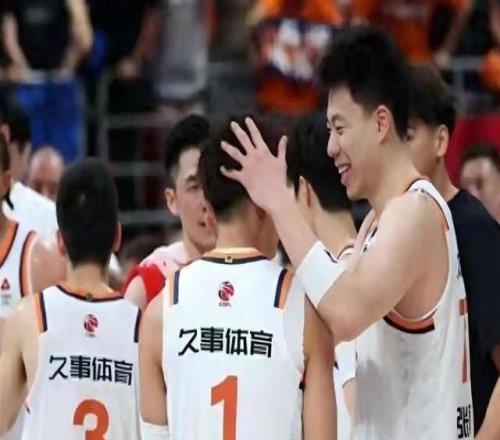 CBA總決賽兩外援出戰，上海男籃大勝廣廈拿到“冠軍點”