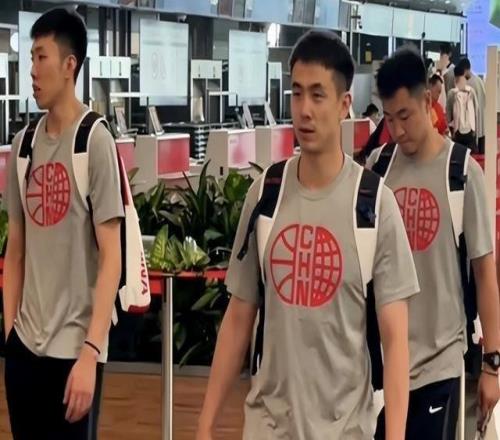 趙繼偉高詩巖等人領銜男籃出征長沙熱身賽陣容高達10名后衛引關注