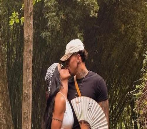 克雷桑女友曬成都客場觀賽照&旅游照：來自成都的愛