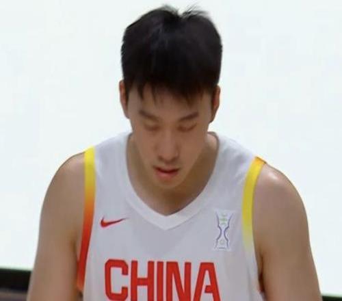 王俊杰18分14板中國男籃險勝拉德尼基，徐昕10分首秀驚艷