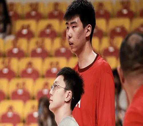 男籃8278勝FMP拉德尼基4利好！王俊杰徐昕統治級，氣質也變好了