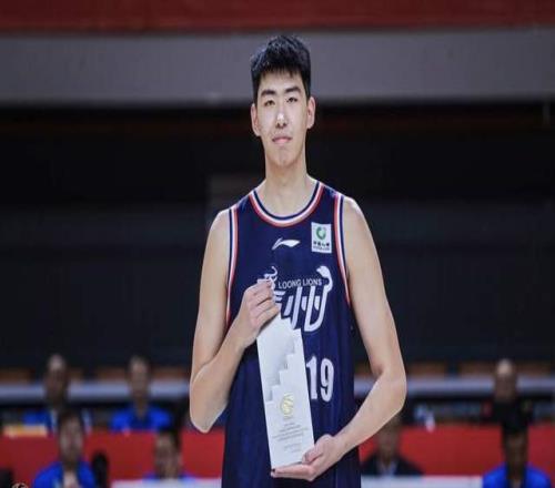 新人亮相！中國男籃熱身賽首發出爐，王俊杰領銜+徐昕坐鎮禁區