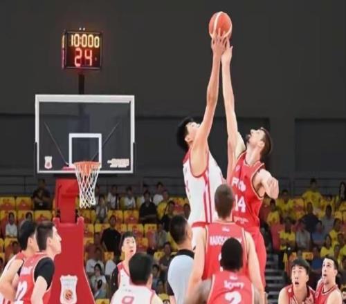 中國男籃險勝4分！王俊杰怒砍兩雙，拯救球隊！