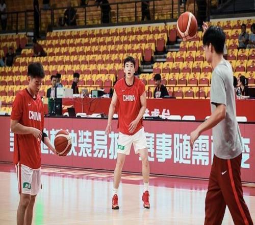 中國男籃熱身賽險勝，王俊杰兩雙數據表現搶眼