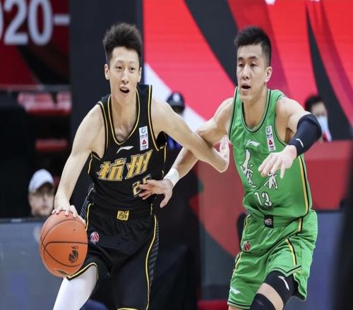 頂薪合同到期！CBA昔日頂級后衛斷崖式下滑，季后賽場均0分被雪藏