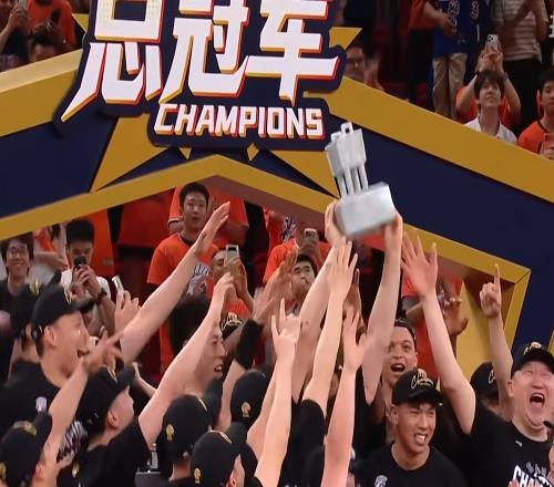 CBA公司給上海隊開出了1份新罰單！
