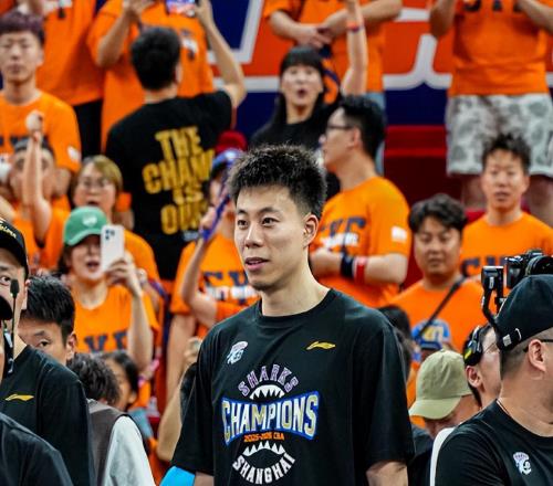 4：1廣廈奪冠不到24小時，上海男籃作出重要決定，有望開啟新王朝