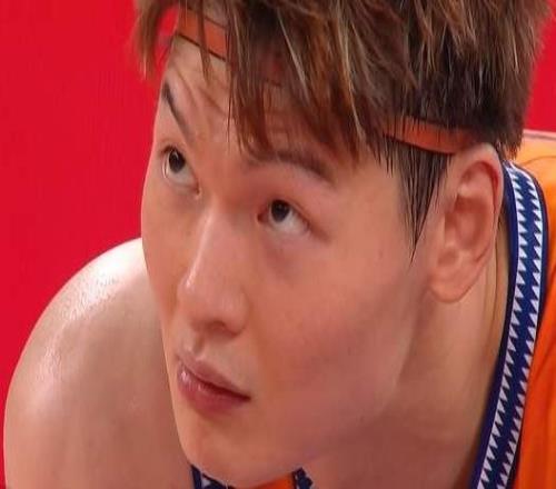 一仗打出高口碑!王哲林為孫銘徽發(fā)聲,回應(yīng)王奶奶綽號(hào),盧偉開口
