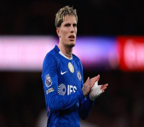 客战维拉加纳乔半场就创造5次机会,追平生涯英超单场纪录