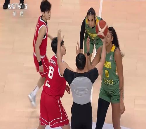 领先19分被绝平，宫鲁鸣险玩大了！中国女篮戏剧性赢球，MVP诞生