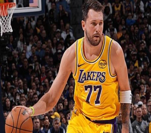 逆转失败！湖人3连胜终结！詹皇破历史第一纪录，东契奇空砍27分