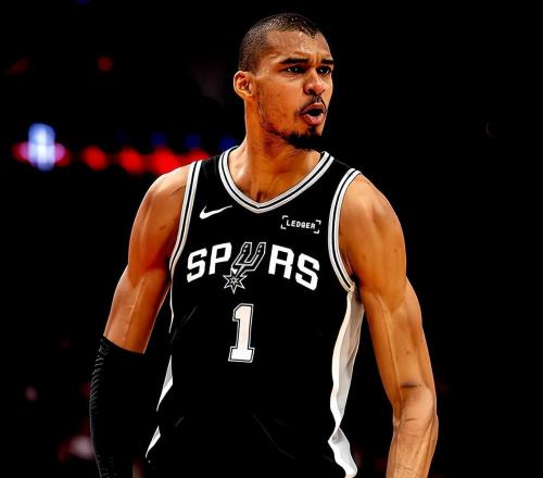 约基奇轰28+12+13仍无缘今日最佳！对不起，你碰到创纪录的文班了