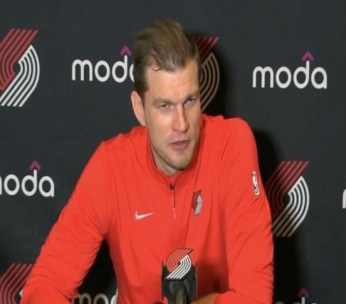 斯普利特：拼尽全力没能赢比赛有点失望，克林根今晚攻框很棒