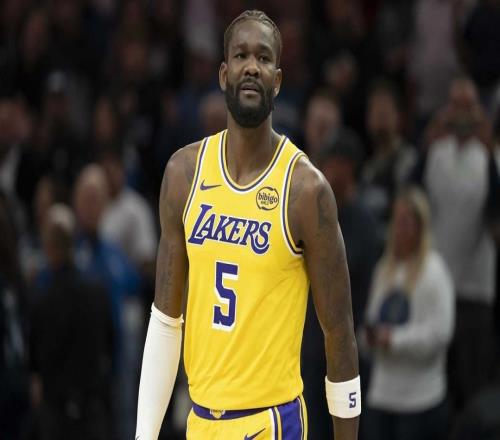 好消息，湖人队中锋艾顿在打掘金队受伤离场后伤情得到积极更新