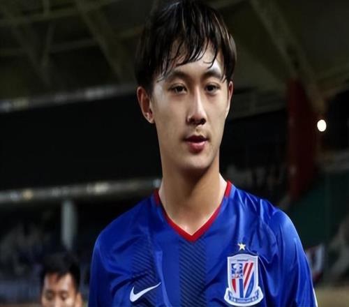 比赛还没开打，上海申花先迎来两个坏消息，新赛季斩获开门红悬了