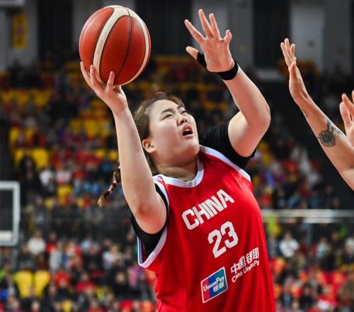 轰17+7！中国女篮25岁2米01中锋闪耀：宫鲁鸣留下女版奥尼尔吗