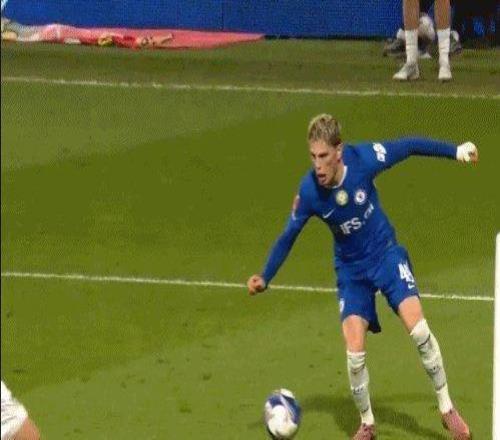 【足总杯】造红牌+进球加纳乔助切尔西4比2逆转