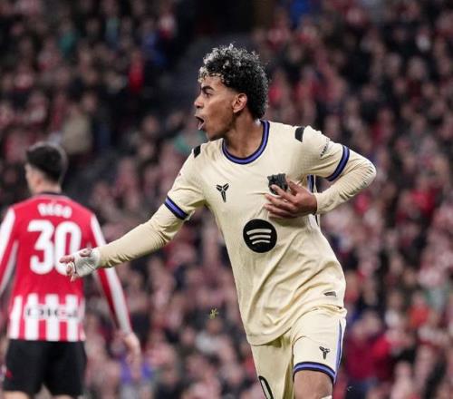 18岁亚马尔复制梅西经典：彩虹球进死角对手倒下！生涯50球