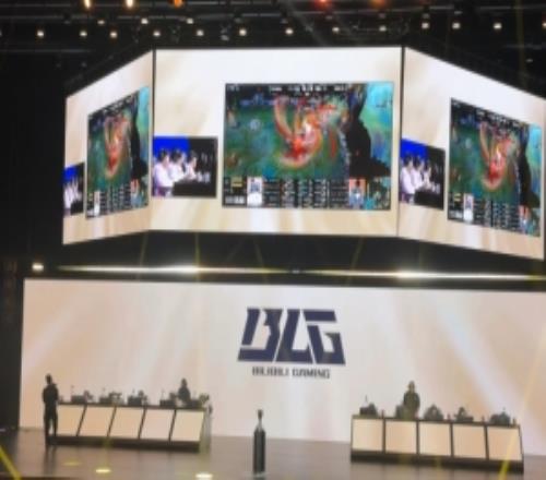 媒体人：两边都把自己优势发挥了还是打团说话Bin哥这把打得好啊