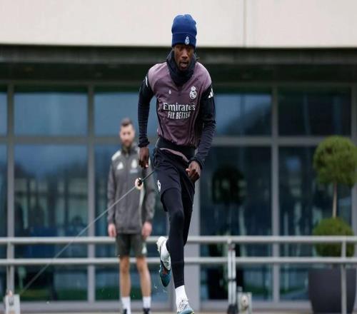 官方:卡马文加回归训练备战曼城吕迪格和卡雷拉斯单独训练