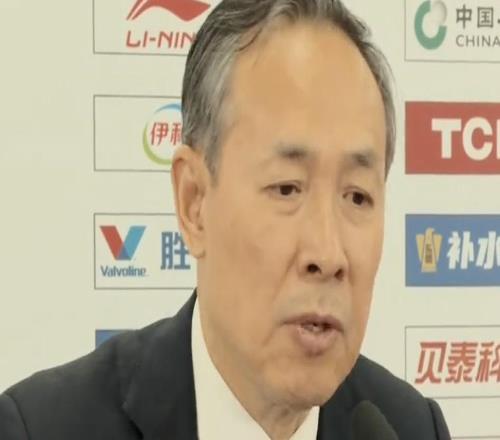 许利民：上场失利后教练组开会到深夜，赛季漫长不可能不出问题