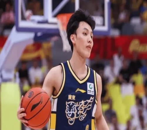 杜锋看懂了吗徐杰给球权就爆，统治关键球轰27分，带队复仇宁波