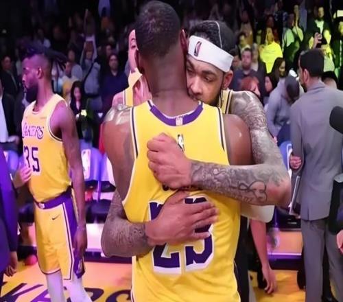 18岁vs41岁，还没老啊老詹再创神迹！今夏去哪儿