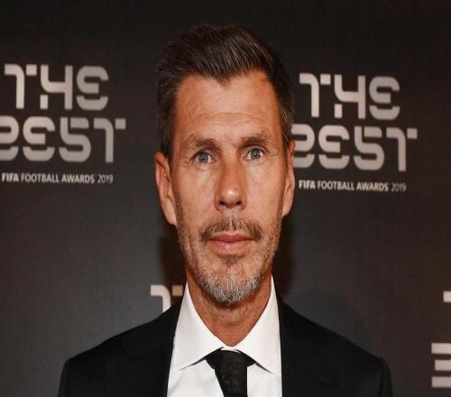 博班：就这种后防线加上费兰这样的前锋，巴萨永远拿不到欧冠