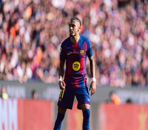 世体报道拉菲尼亚可能在比赛前前往巴萨训练，与队友一起并给予支持_西甲直播