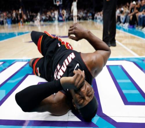 附加赛首胜!热火出局,阿德巴约重伤,裁判抢戏,最佳新秀遭弃用