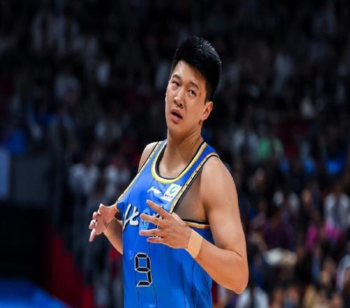 郭士强观战！杰曼29+7三分北京大胜青岛麦基10中9韦瑟斯庞伤退