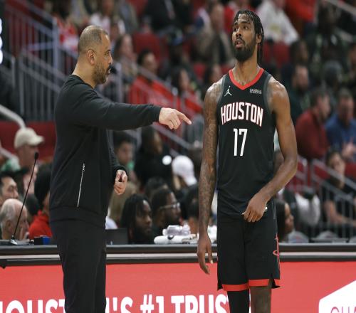 乌度卡称赞伊森的独特贡献投篮只是他能力的锦上添花_NBA直播