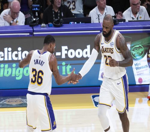 雷迪克：斯玛特肯纳德詹姆斯需携手承担控球职责共同策划进攻节奏_NBA直播