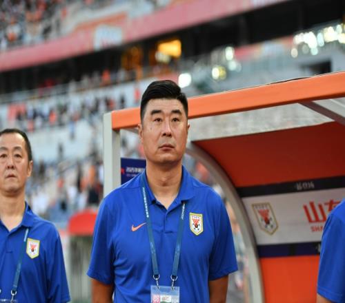 鲁媒：泰山队在前三轮比赛中取得6分的成绩符合预期，但在惨败于玉昆之后仍需继续提升自身实力_中超直播