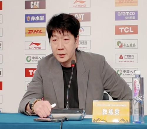 邱彪：认可球队今天的拼劲，关键时刻我们与广厦还是有差距