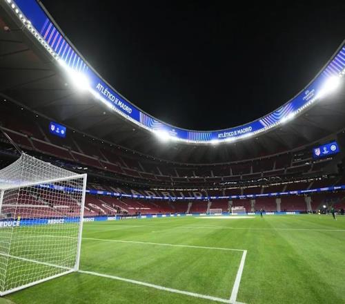 欧冠生死战前，巴萨为何揪着草皮不放