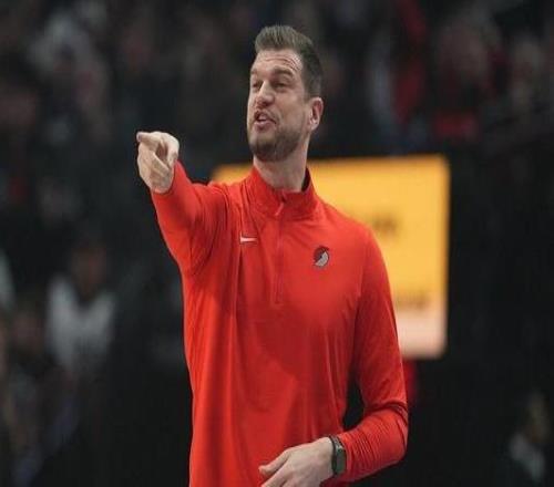 斯普利特:若在赛季初告诉我会成为季后赛主帅肯定会觉得你疯了