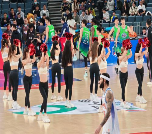 CBA积分榜:季后赛定9席!辽宁险胜提前晋级,广州掌握主动权