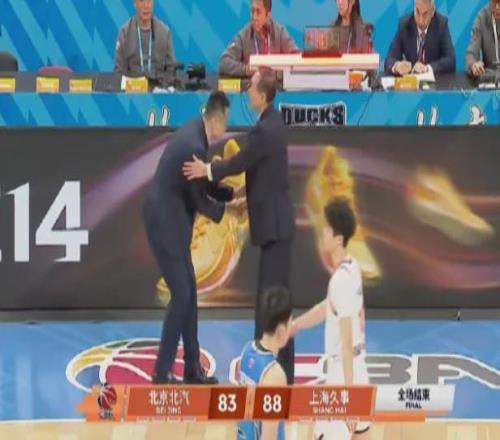 24+17！王哲林打爆NBA双塔！上海队锁定常规赛冠军