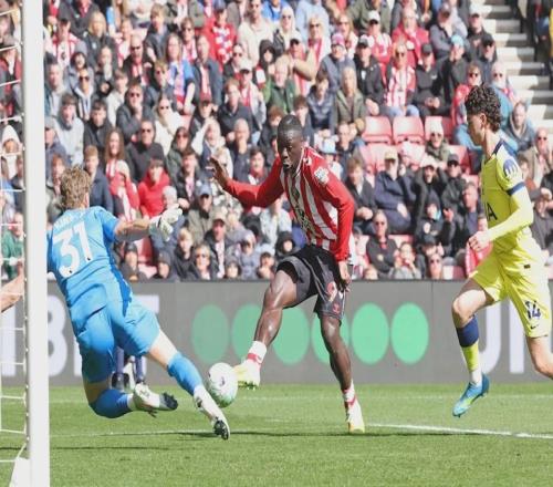 3000万欧弃将英超黑马核心:这笔账怎么算的